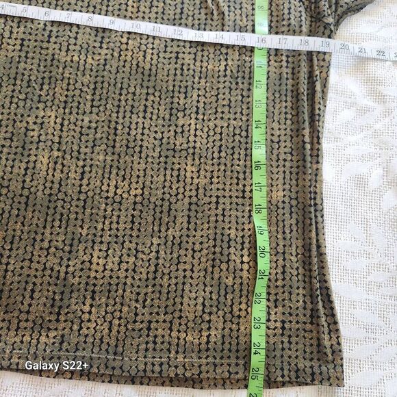 f5 Cato blouse, green with sheer black front neckline - Picture 6 of 7